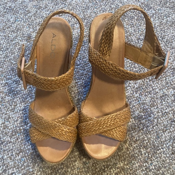 Weaved, straw like color, wedges. - Picture 2 of 6